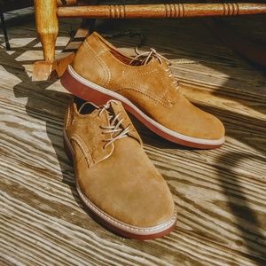 G.H. Bass & Co. Men's Powell buck shoes